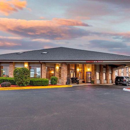 Rodeway Inn Coopersville Esterno foto