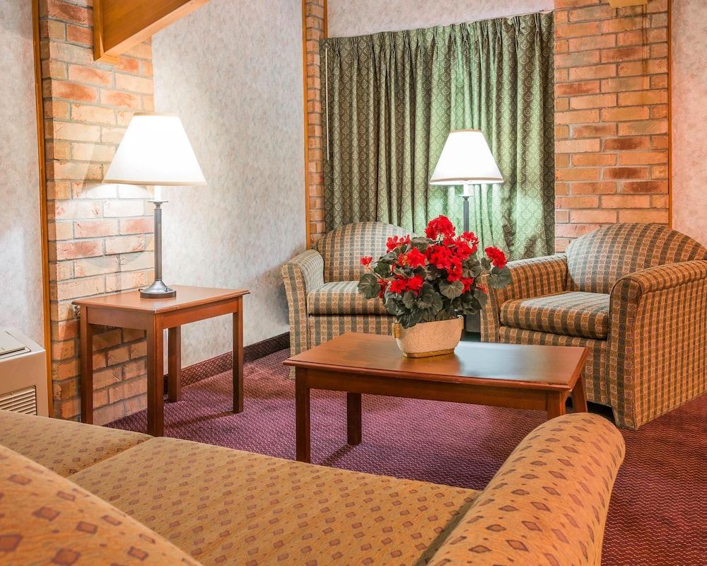 Rodeway Inn Coopersville Esterno foto
