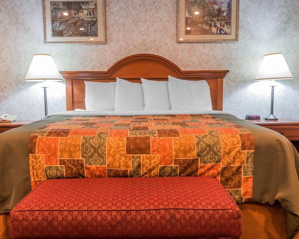 Rodeway Inn Coopersville Esterno foto