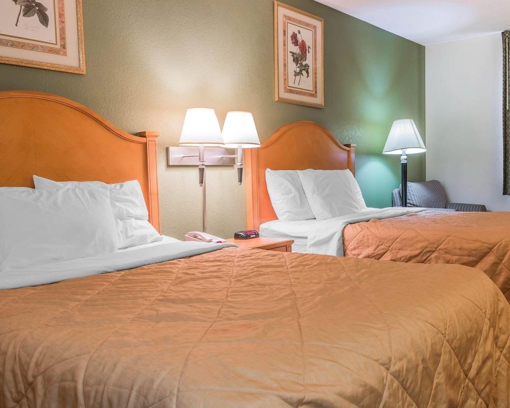 Rodeway Inn Coopersville Esterno foto