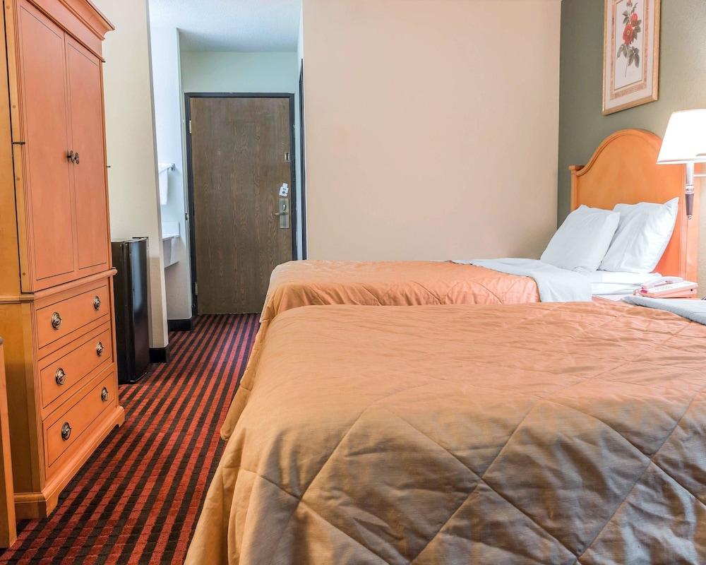Rodeway Inn Coopersville Esterno foto