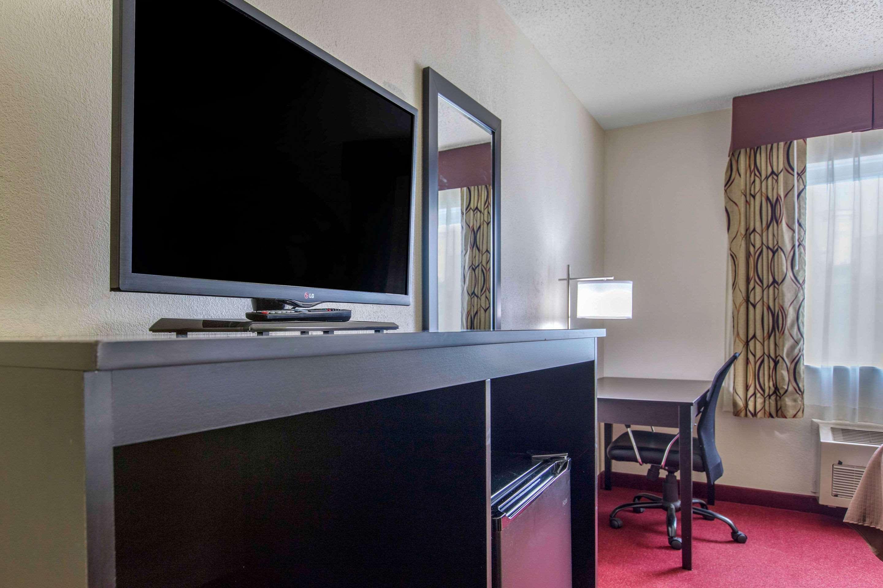 Rodeway Inn Coopersville Esterno foto