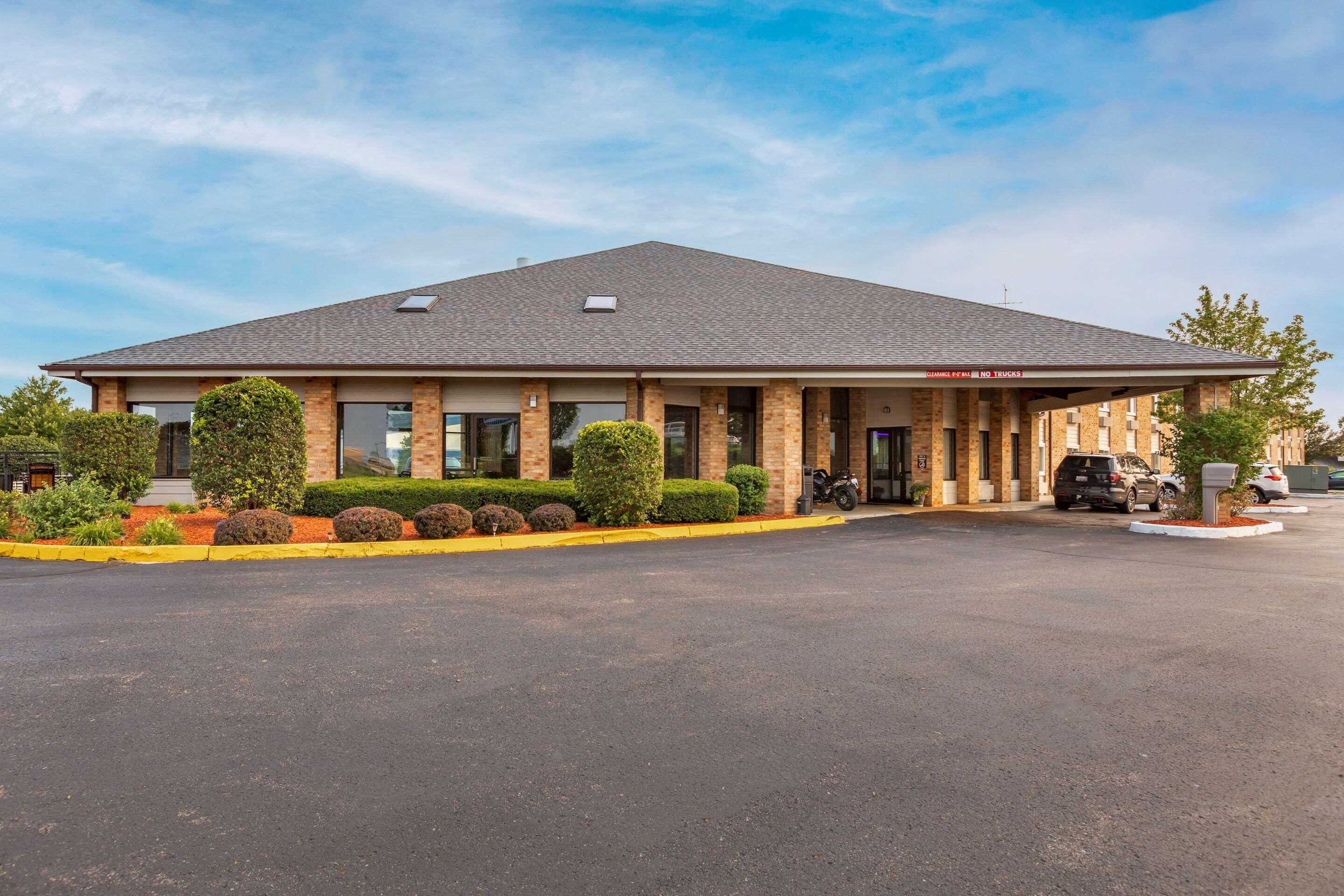 Rodeway Inn Coopersville Esterno foto