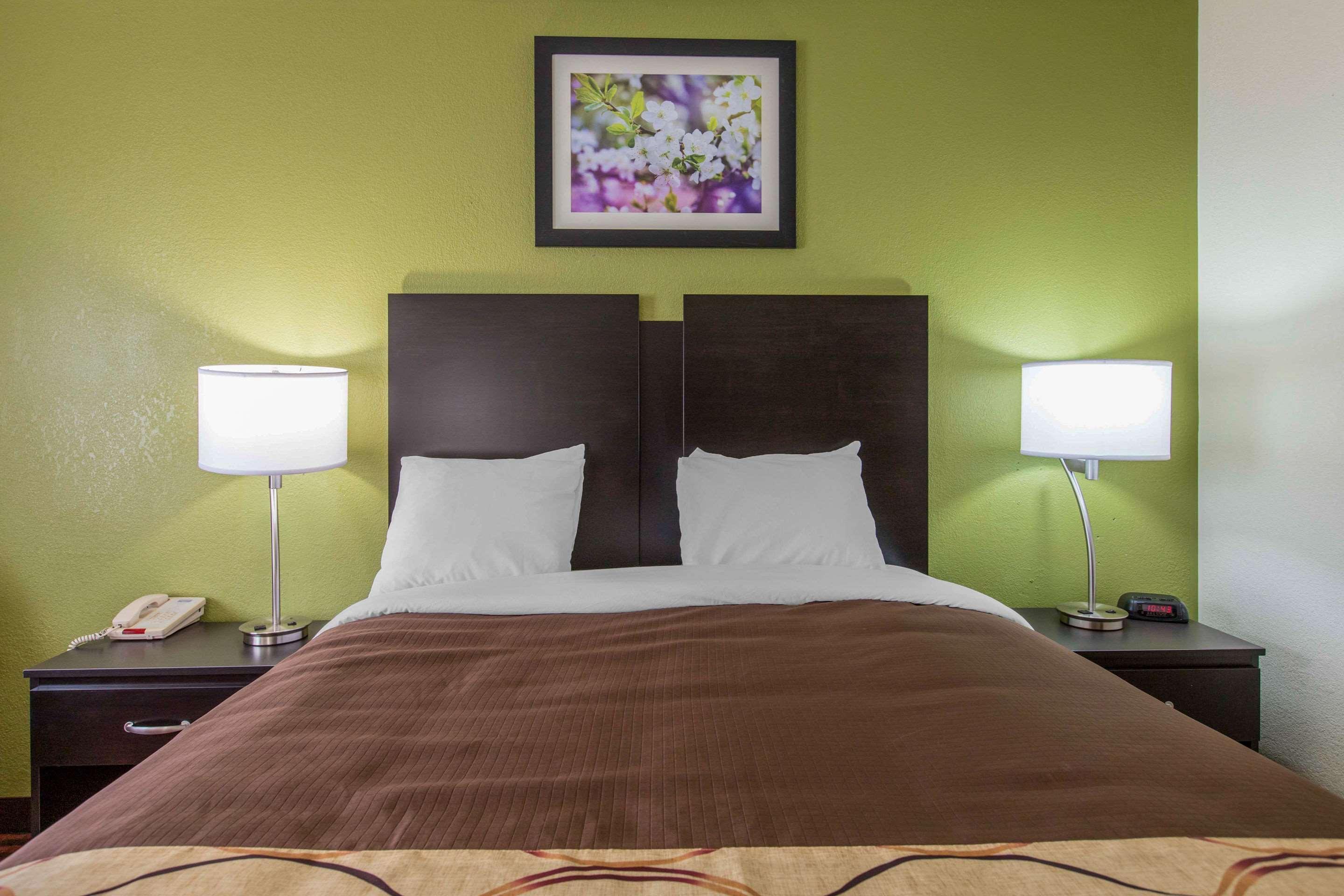 Rodeway Inn Coopersville Esterno foto