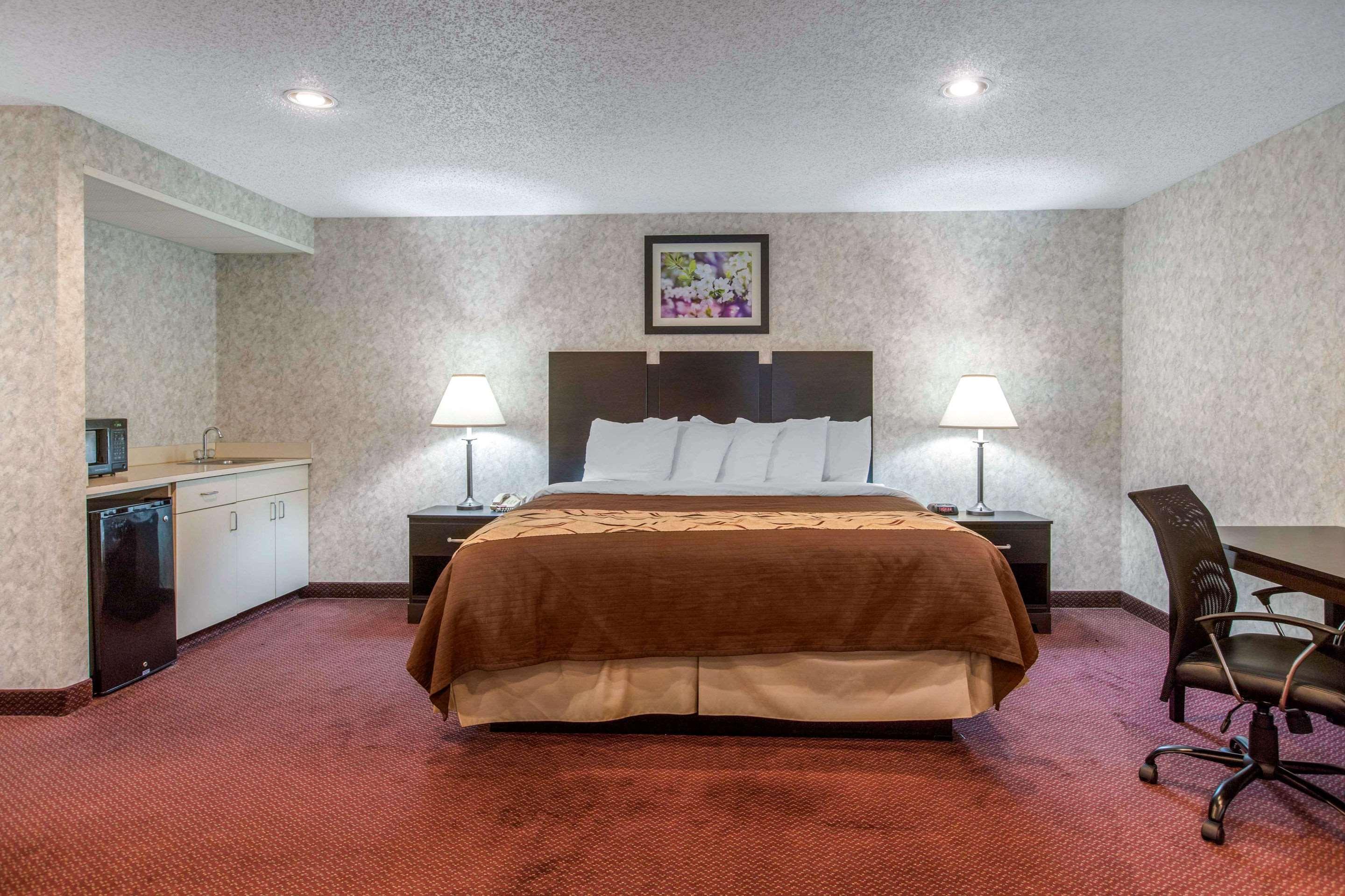 Rodeway Inn Coopersville Esterno foto