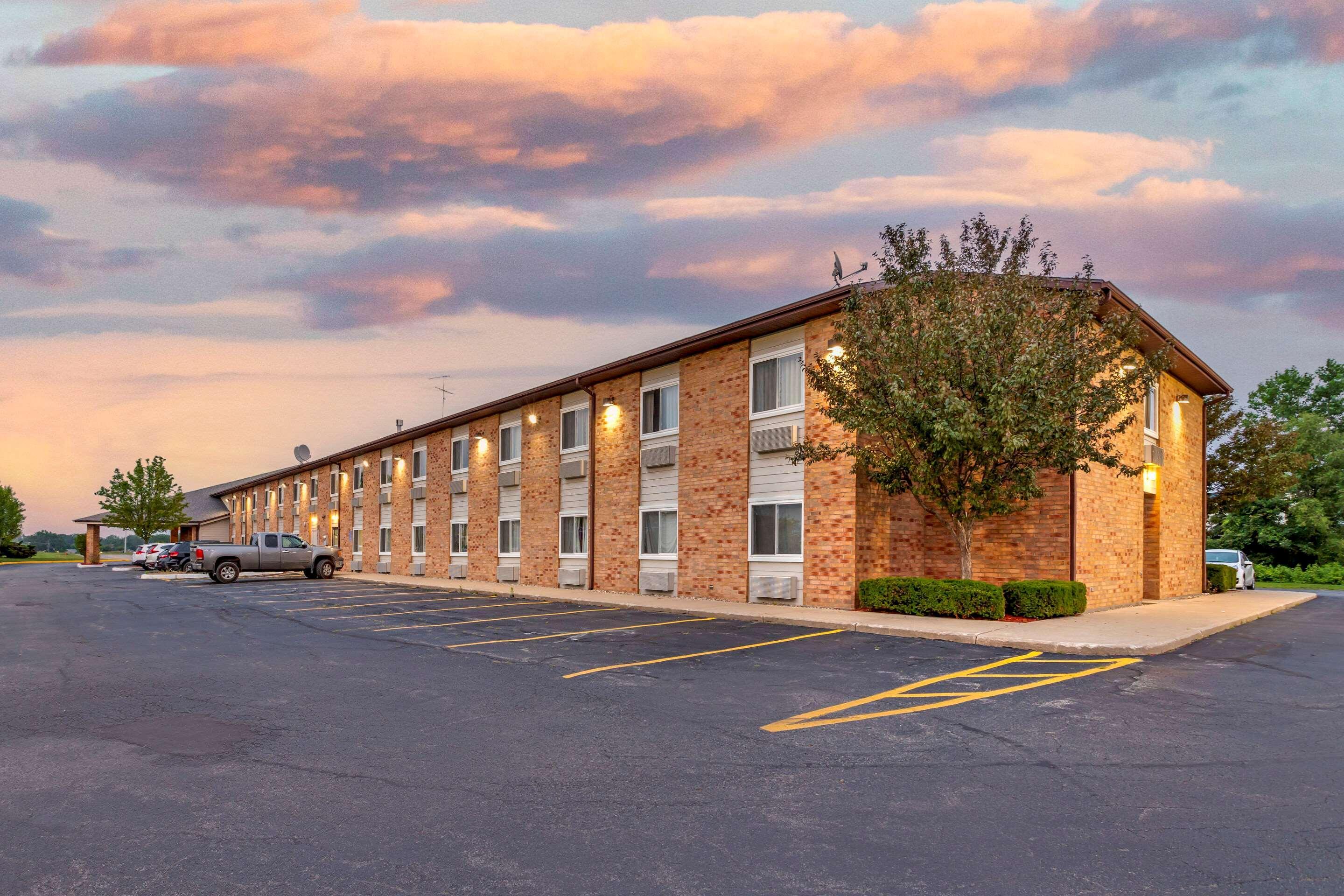Rodeway Inn Coopersville Esterno foto