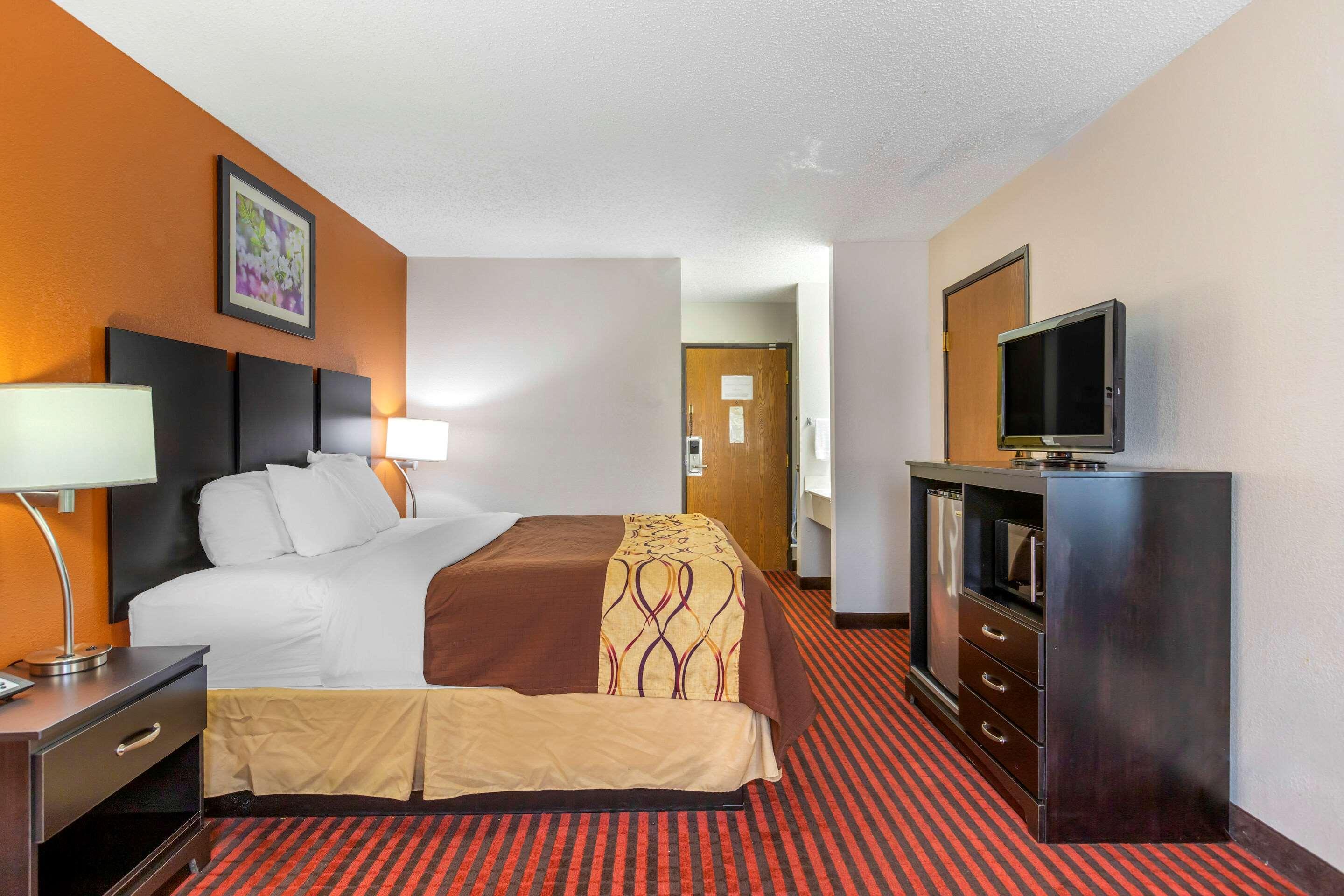 Rodeway Inn Coopersville Esterno foto