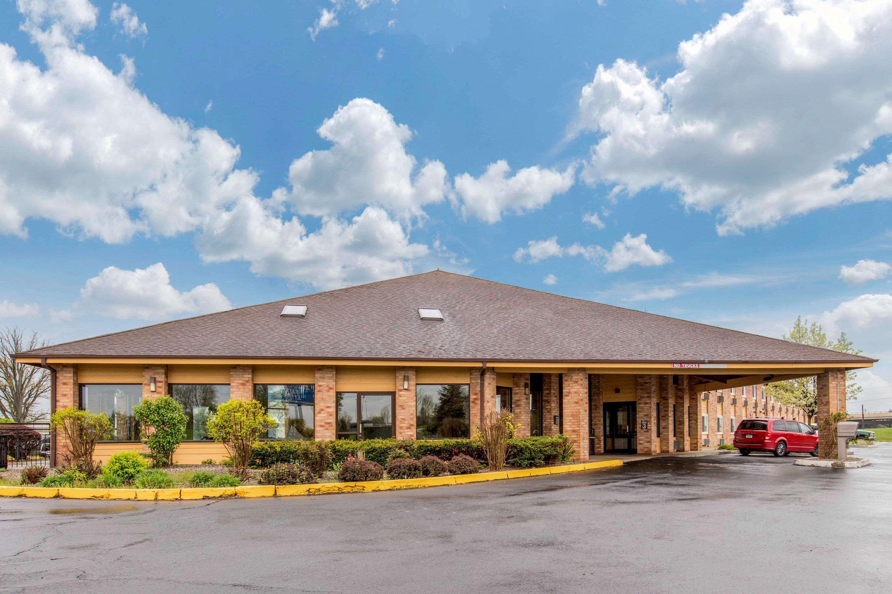 Rodeway Inn Coopersville Esterno foto