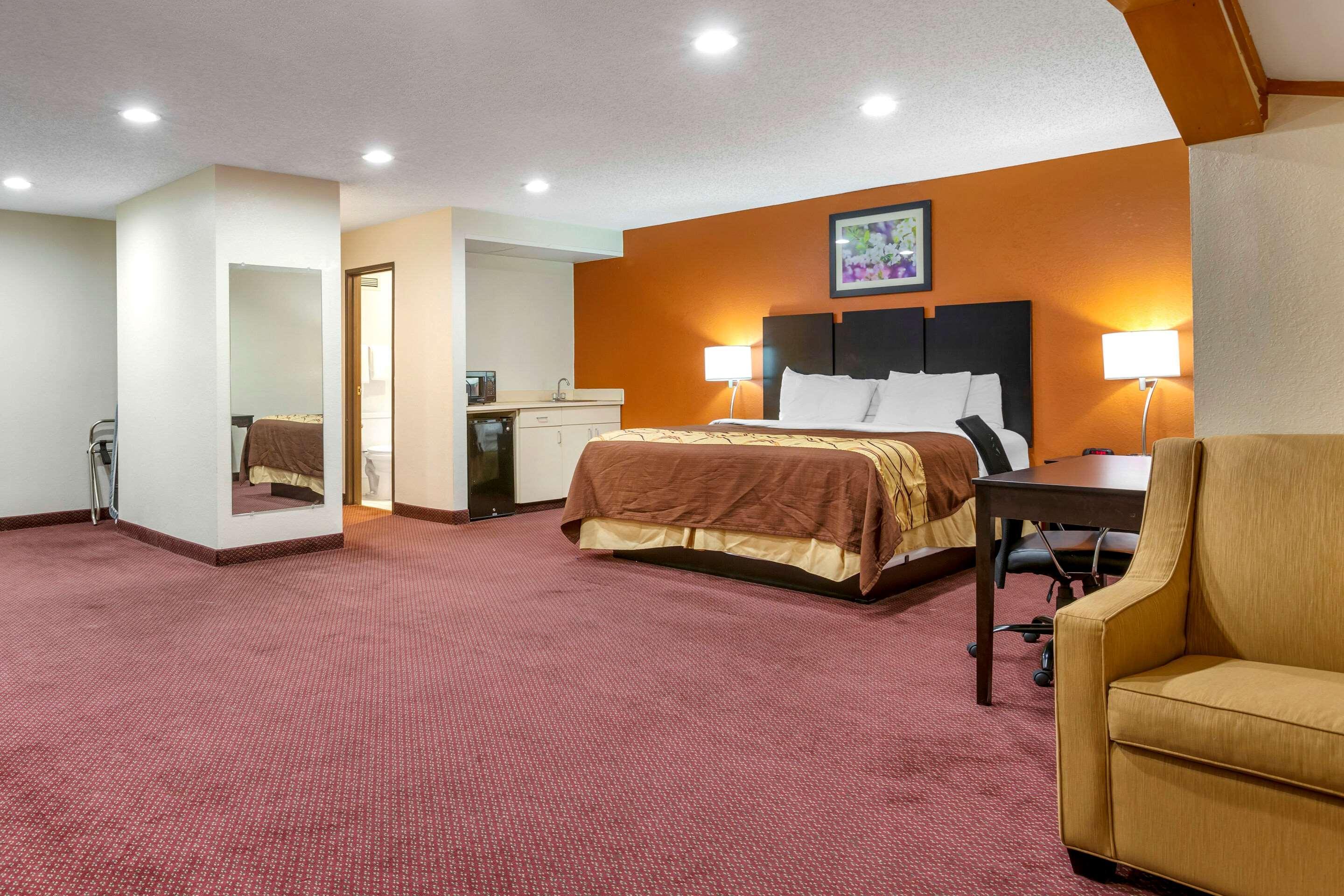 Rodeway Inn Coopersville Esterno foto