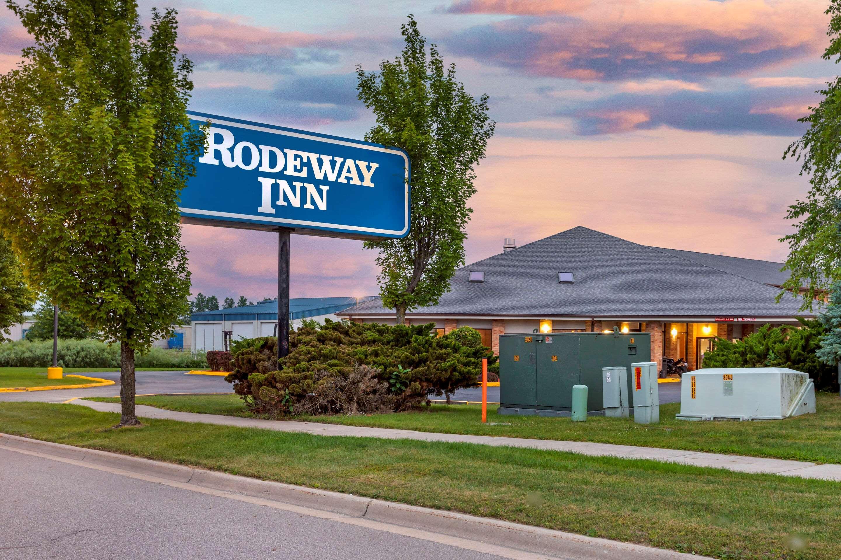 Rodeway Inn Coopersville Esterno foto