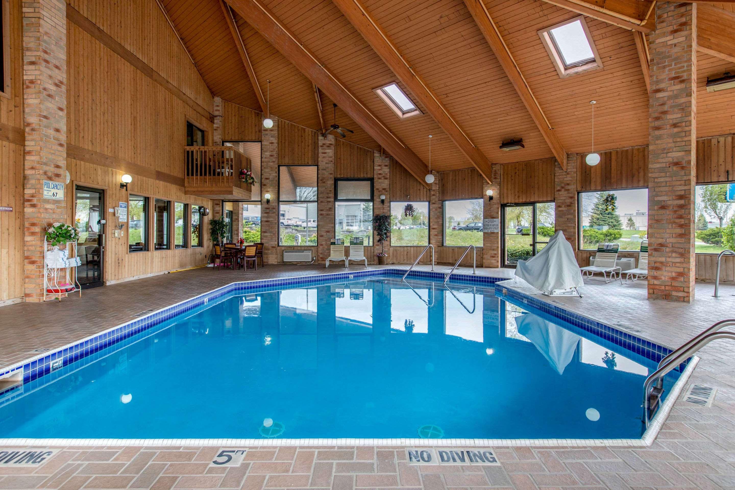 Rodeway Inn Coopersville Esterno foto